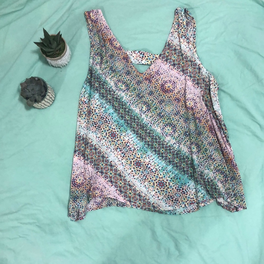 Bar Back Patterned Tank Top🌈 🌟 - Picture 2 of 3